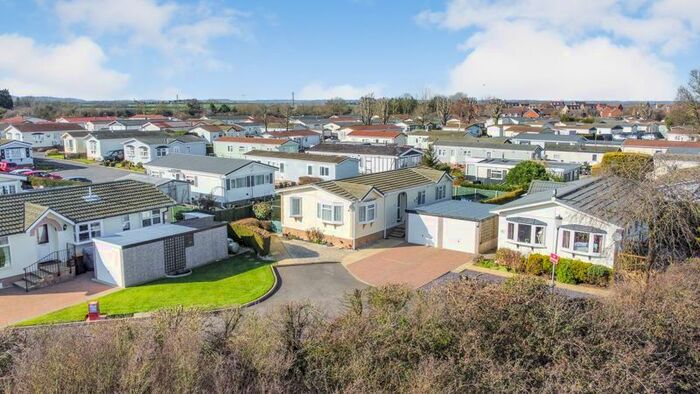 2 Bedroom Park Home For Sale In Berkeley Close, Wilstead, MK45