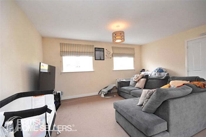 2 Bedroom Detached House For Sale In Cowlin Mead, Chelmsford, Essex, CM1