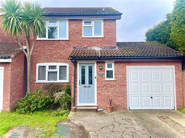 3 Bedroom Link Detached House For Sale In Viscount Drive, Mudeford, Dorset, BH23