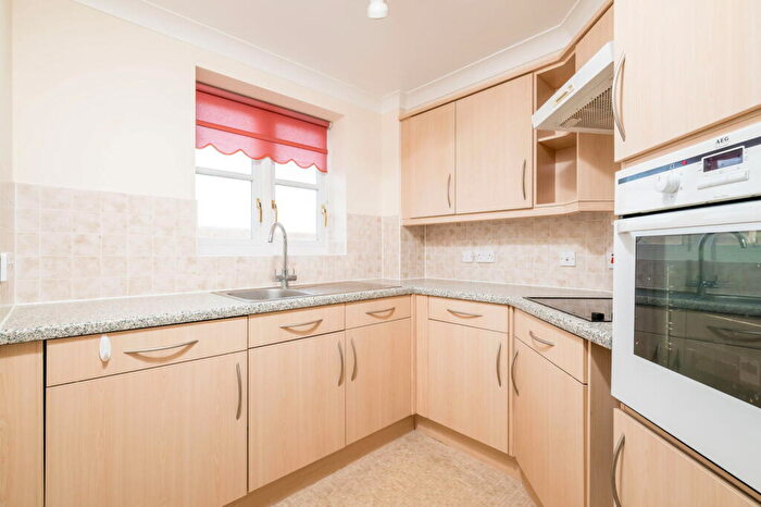 2 Bedroom Retirement Property For Sale In Paynes Park, Hitchin, SG5