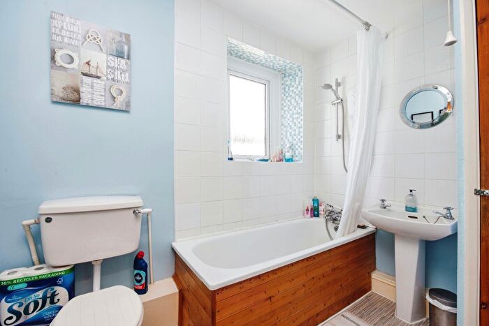 2 Bedroom Flat For Sale In Marcus Hill, Newquay, Cornwall, Cornwall, TR7