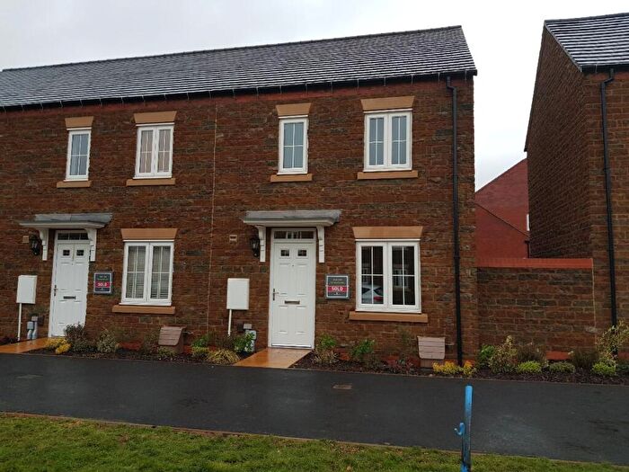 3 Bedroom Semi-Detached House To Rent In Blackwell Drive, Banbury, OX16