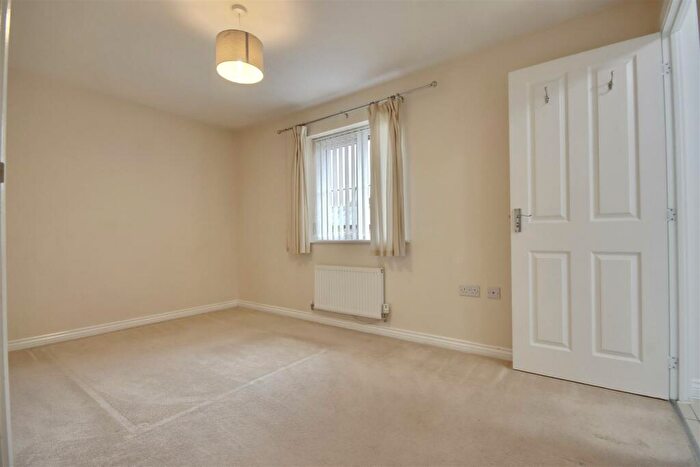 2 Bedroom Flat For Sale In Mouliere Court, Denmead, PO7