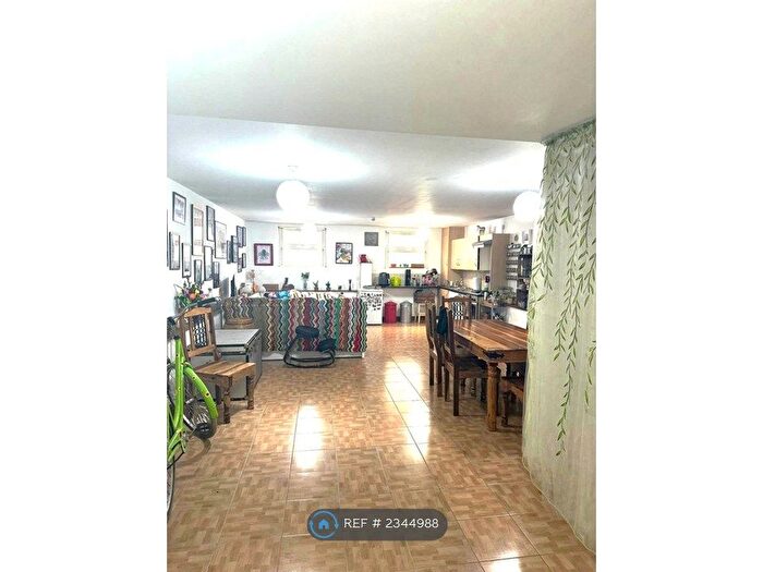 1 Bedroom Flat To Rent In Hackney Road, London, E2