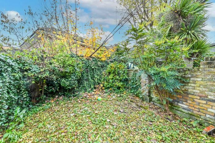 3 Bedroom Terraced House To Rent In Lansdowne Hill, West Norwood, London, SE27