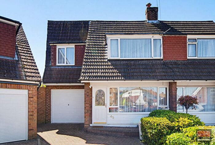 4 Bedroom Detached House For Sale In Nursery Gardens, Staines-Upon-Thames, TW18