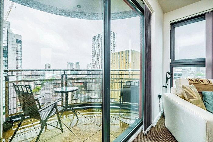 2 Bedroom Flat For Sale In Churchill Way, Cardiff, CF10
