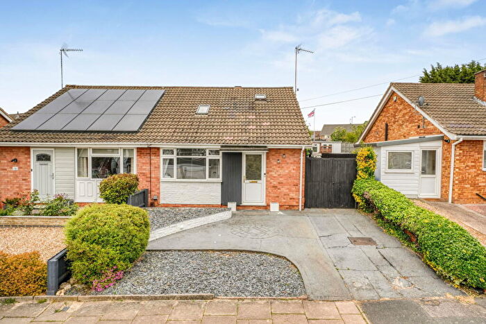 3 Bedroom Semi Detached House For Sale In Grosvenor Way, Barton Seagrave, Kettering, NN15
