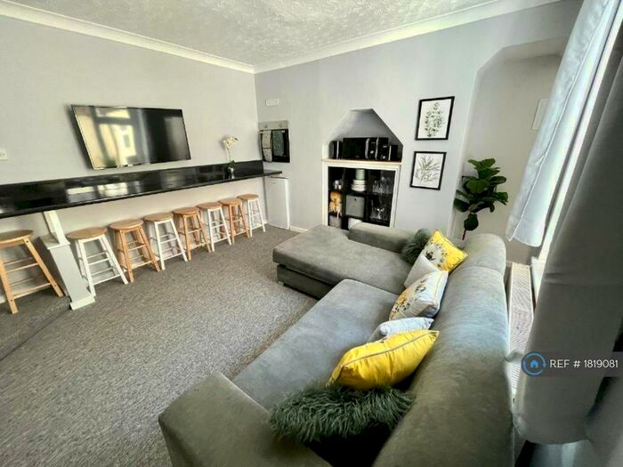 1 Bedroom Flat To Rent In Brighton, Brighton, BN2