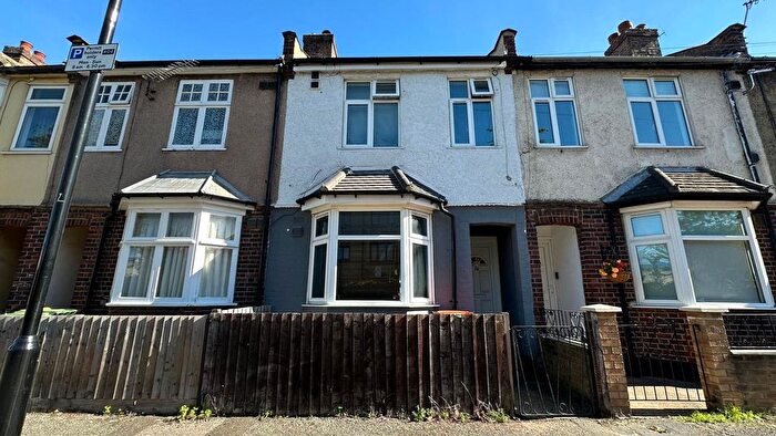 3 Bedroom Terraced House For Sale In Kennard Street, London, E16
