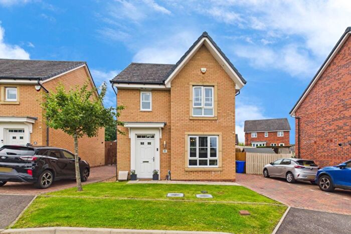 3 Bedroom Detached House For Sale In Skylark Wynd, Motherwell, ML1