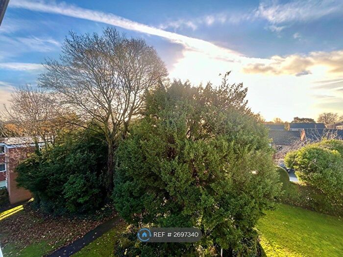 2 Bedroom Flat To Rent In Moorfield Court, Sutton Coldfield, B73