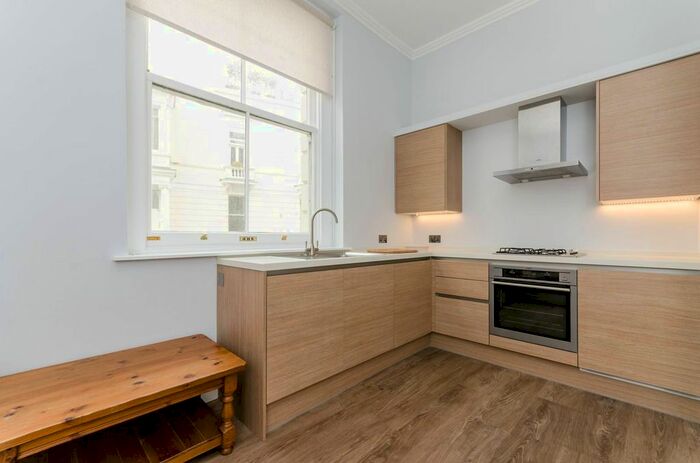 1 Bedroom Flat To Rent In Cornwall Gardens, South Kensington, London, SW7