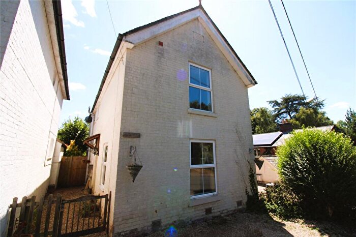 2 Bedroom Detached House To Rent In Upper Church Road, Southampton, Hampshire, SO32