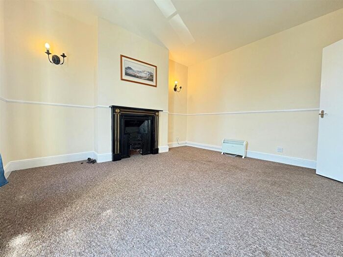 1 Bedroom Flat To Rent In Russell Street, Reading, Berkshire, RG1