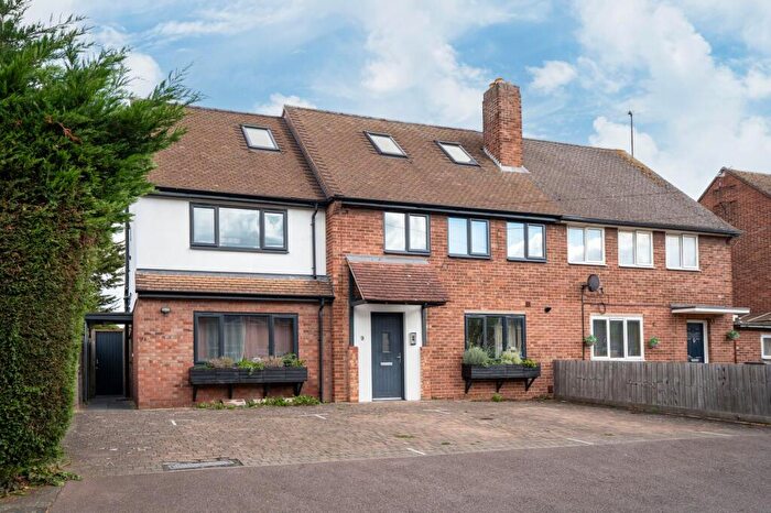 2 Bedroom Flat For Sale In Maitland Avenue, Cambridge, CB4