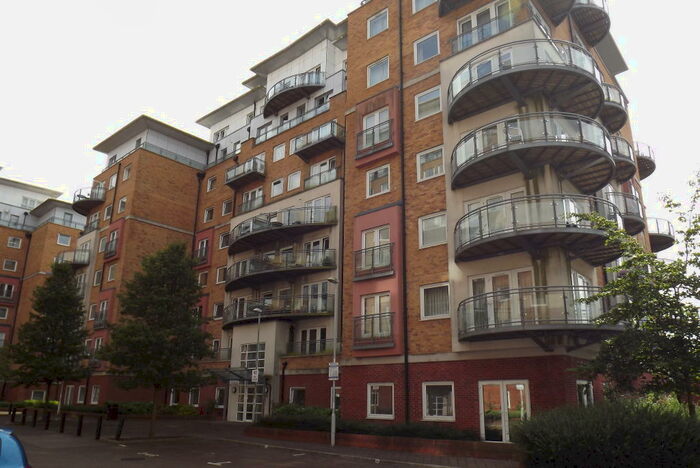 2 Bedroom Apartment To Rent In Winterthur Way -, RG21