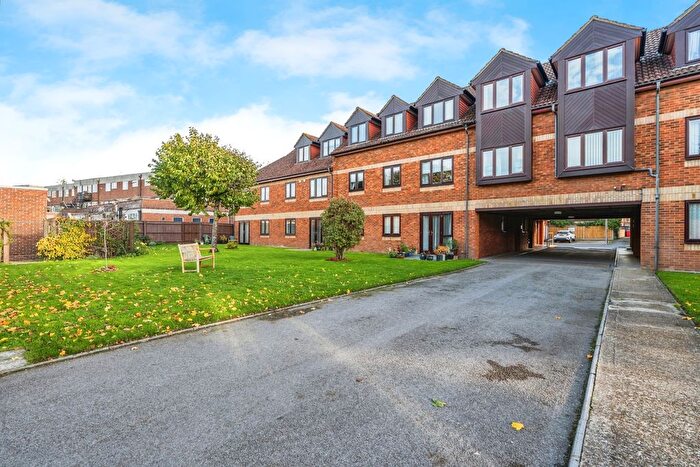1 Bedroom Flat For Sale In Water Lane, Totton, Southampton, Hampshire, SO40
