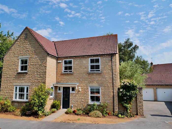 5 Bedroom Detached House For Sale In Salmons Leap, Calne, SN11