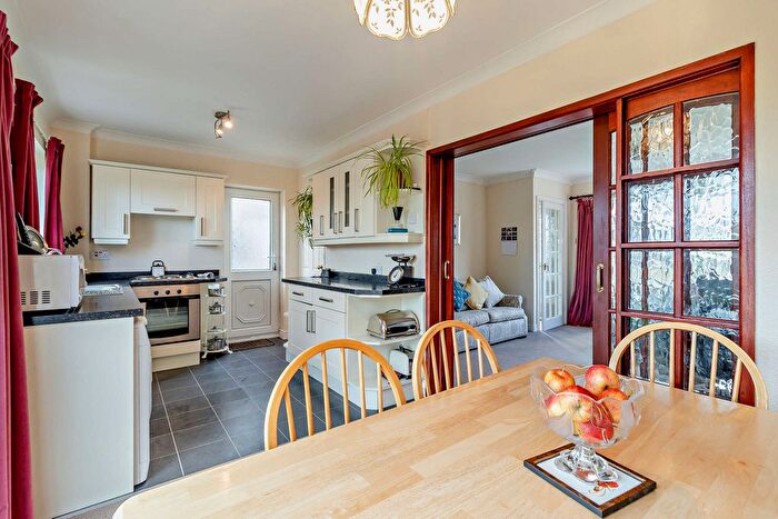 3 Bedroom Semi-Detached House For Sale In Windmill Drive, Wadworth, DN11