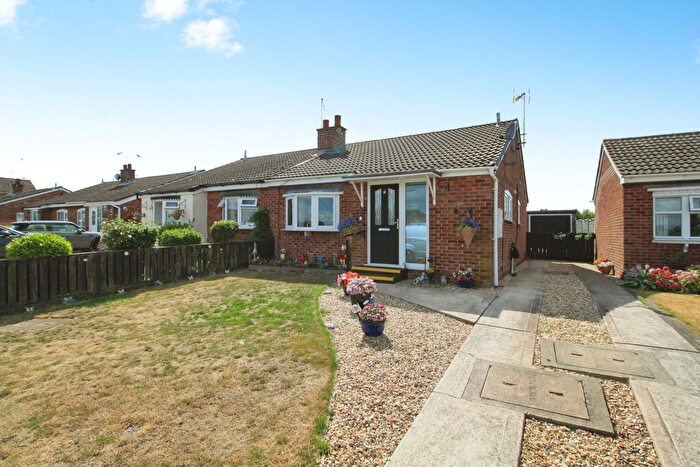 2 Bedroom Bungalow For Sale In Moorfield Way, Wilberfoss, York, YO41