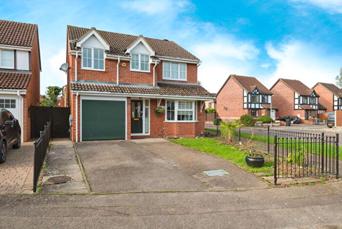 4 Bedroom Detached House For Sale In Grieg Close, Shefford, SG17
