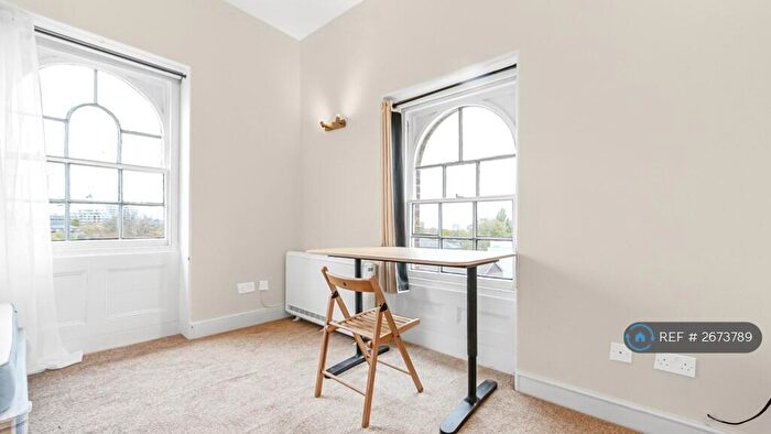 Studio To Rent In North Road, London, N7