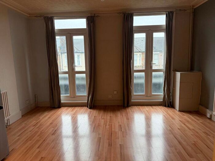 1 Bedroom Property To Rent In Hither Green Lane, London, SE13