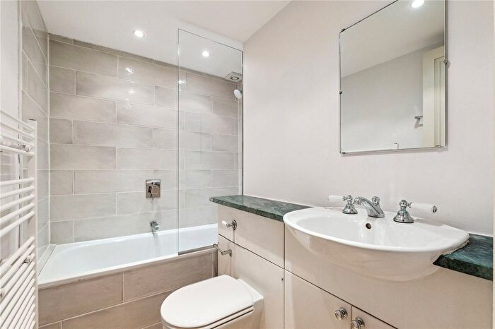 1 Bedroom Flat To Rent In Kensington Park Gardens, Notting Hill, London, W11