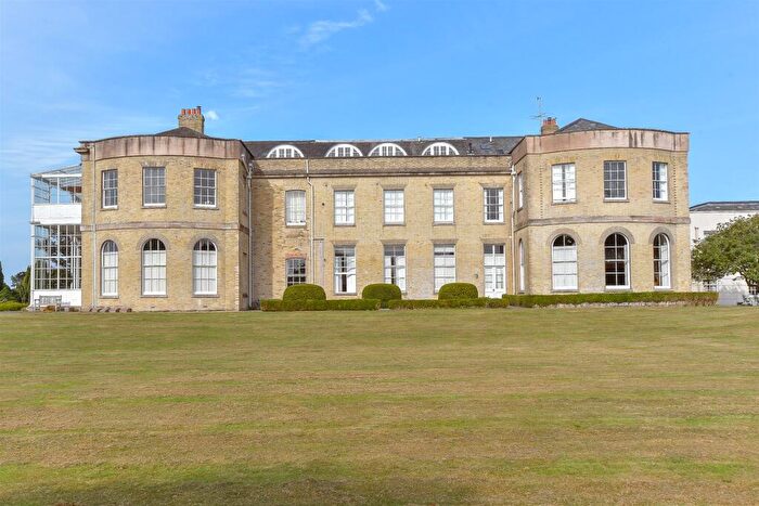 3 Bedroom Apartment For Sale In Aldingbourne Drive, Crockerhill, Chichester, West Sussex, PO18