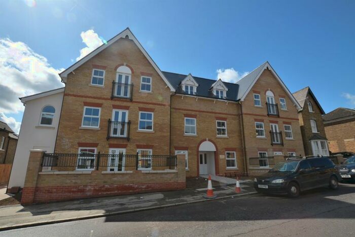 2 Bedroom Apartment To Rent In Ivydene Court, Queens Road, Buckhurst Hill, IG9