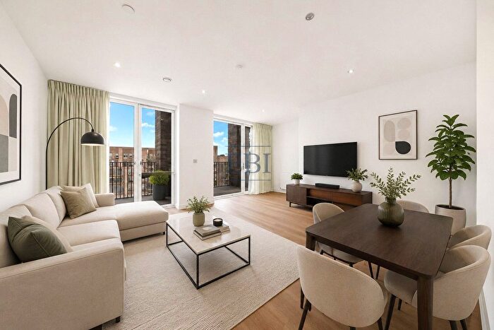 3 Bedroom Flat For Sale In Guthrum Court, Cavendish Square, Becton, E16