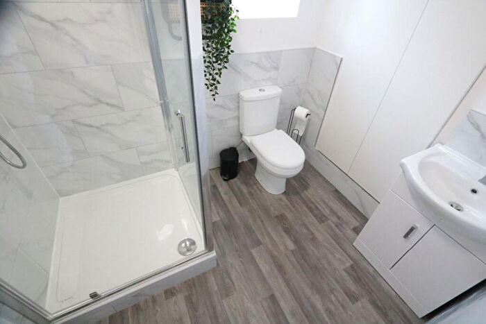 2 Bedroom Flat To Rent In Barlow Moor Road, Chorlton, M21