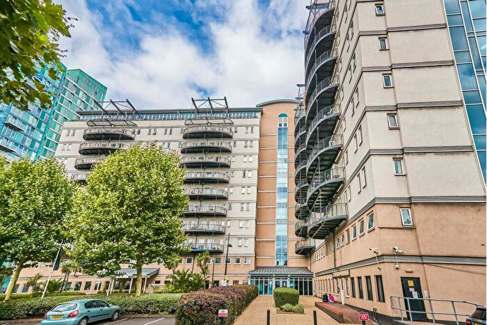 2 Bedroom Flat To Rent In High Street, London, E15