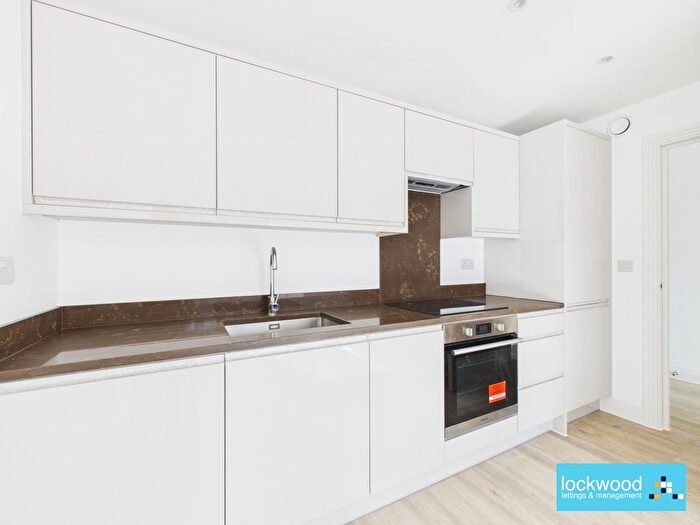 1 Bedroom Flat To Rent In The Atrium, Ashford, TW15