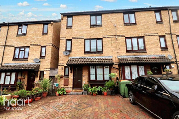 5 Bedroom End Of Terrace House For Sale In Sewell Street Plaistow, London, E13