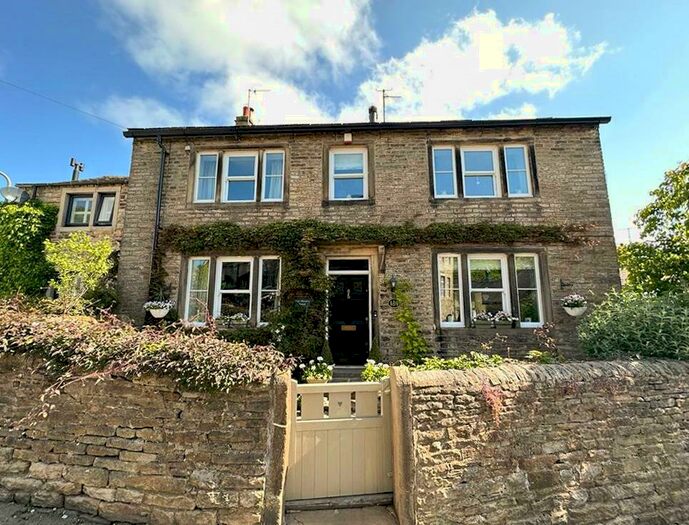 4 Bedroom Semi-Detached House For Sale In Main Street, Cononley, BD20