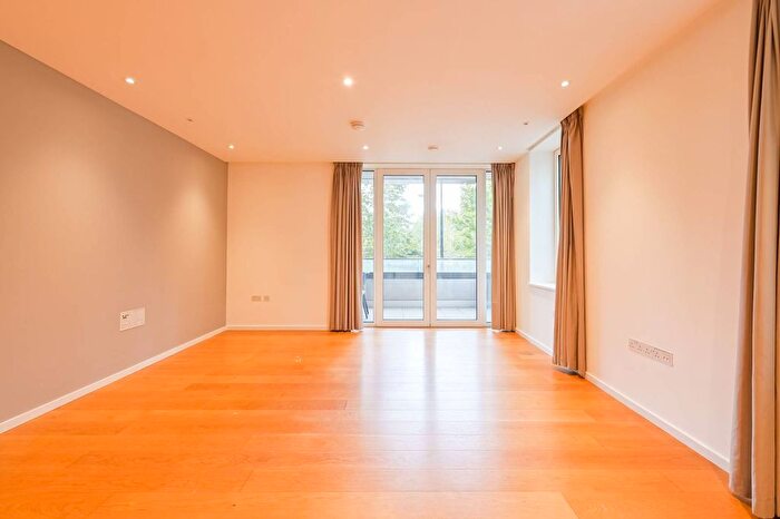 2 Bedroom Flat To Rent In Victory Parade, Stratford, London, E20