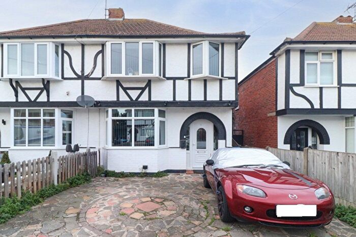 3 Bedroom Semi-Detached House For Sale In St. James Park Road, Margate, CT9