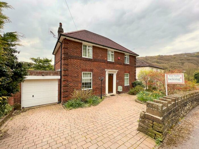 4 Bedroom Detached House For Sale In St Helens Gate, Almondbury, Huddersfield, HD4