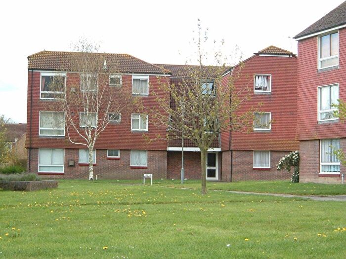 1 Bedroom Flat To Rent In Padstow Walk, Crawley, RH11