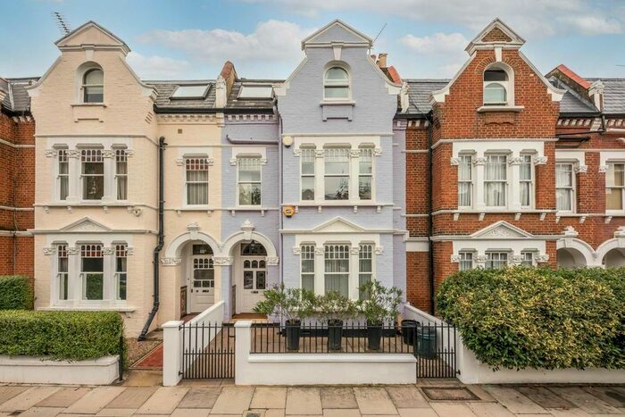 4 Bedroom Property To Rent In Addison Gardens, London, W14