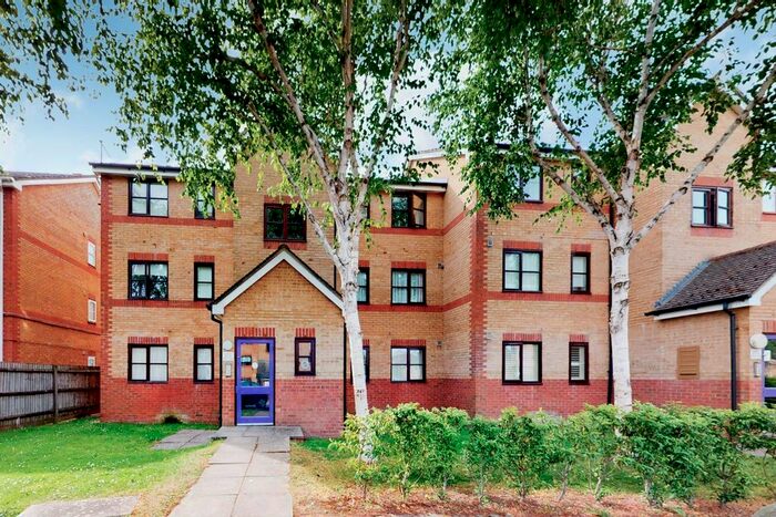 1 Bedroom Flat To Rent In Draycott Close, London, NW2