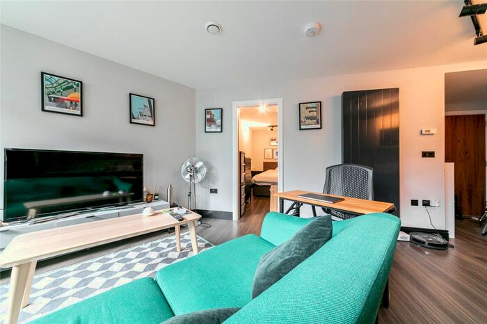 1 Bedroom Flat To Rent In Tower Bridge Road, London, SE1