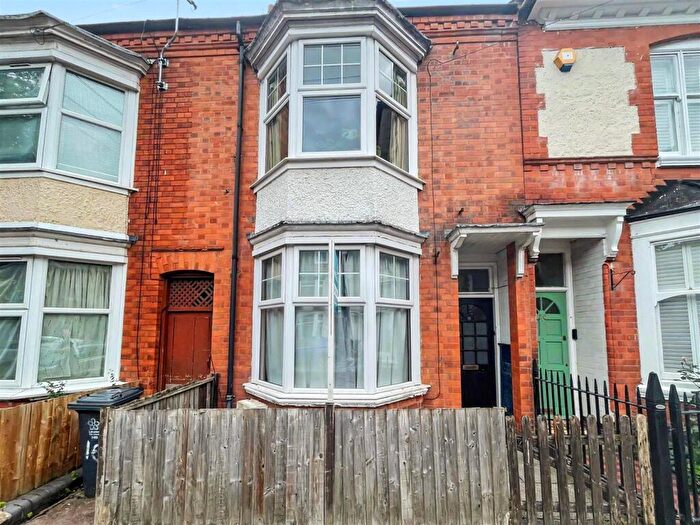 3 Bedroom Terraced House For Sale In Lavender Road, Leicester, LE3