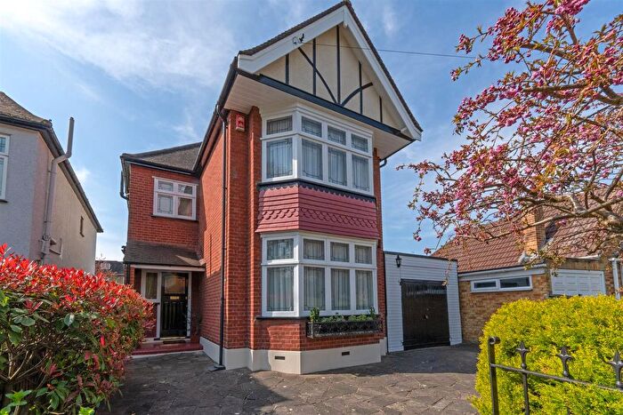 3 Bedroom Detached House For Sale In Rectory Lane, Loughton, IG10