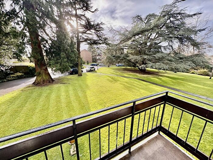 2 Bedroom Flat To Rent In Sherwood, Herne Road, Surbiton, Surrey, KT6