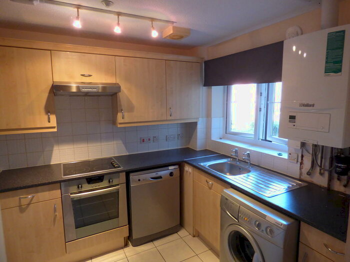 2 Bedroom Ground Flat To Rent In Curtis Street, Swindon, SN1