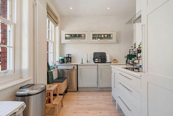 3 Bedroom Terraced House For Sale In Homer Street, London, W1H