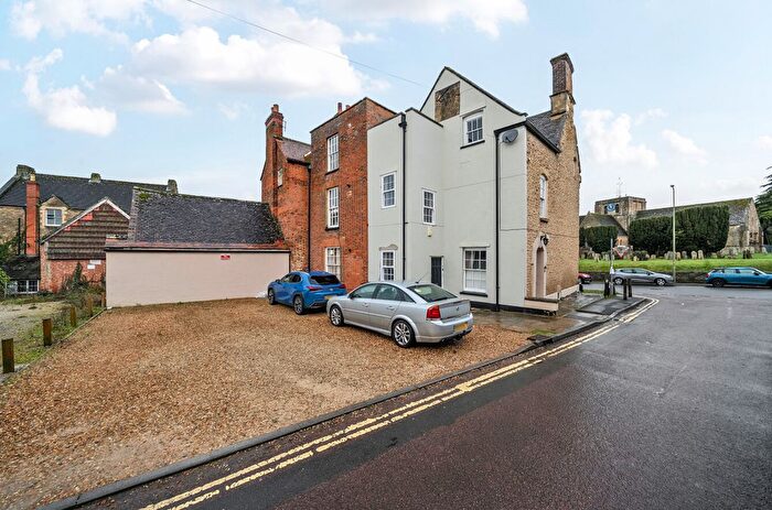 2 Bedroom Flat For Sale In Church Street, Faringdon, Oxfordshire, SN7